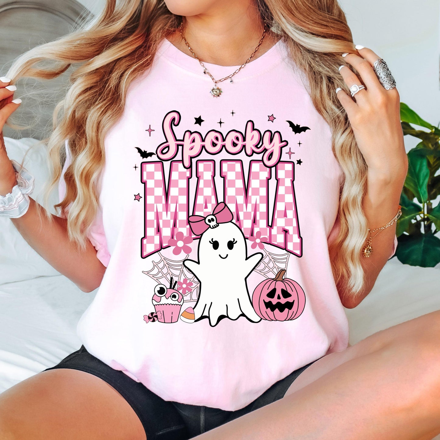 Spooky Mama Halloween Shirt, Cute Ghost T Shirt, Pink Ghost Graphic Tee, Coquette Halloween Shirt, Spooky Season Tee