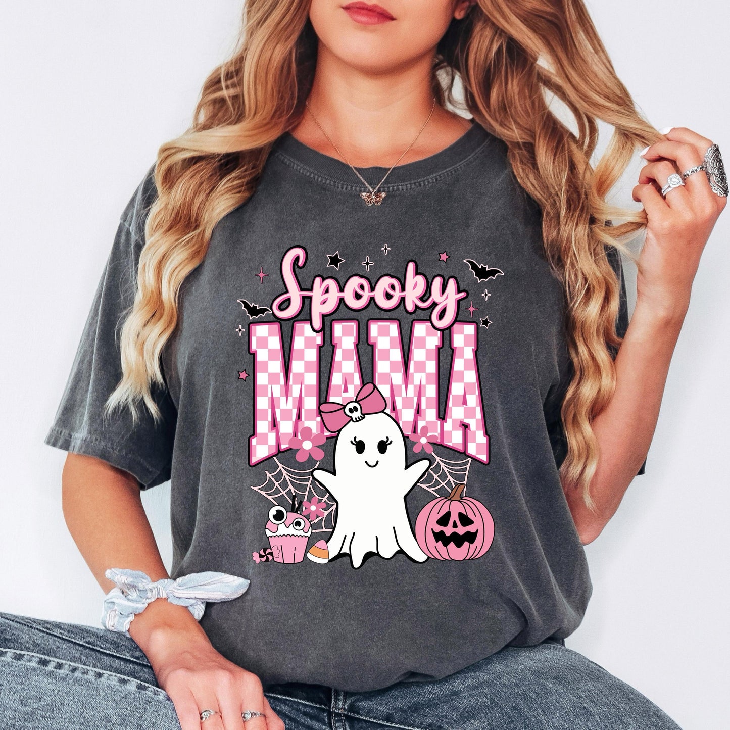 Spooky Mama Halloween Shirt, Cute Ghost T Shirt, Pink Ghost Graphic Tee, Coquette Halloween Shirt, Spooky Season Tee