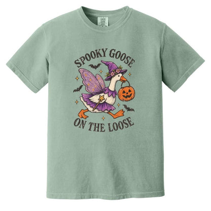 Vintage Halloween Spooky Goose on The Loose Shirt, Comfort Colors Silly Goose Tee, Retro Funny Graphic T-Shirt, Cute Halloween Tee