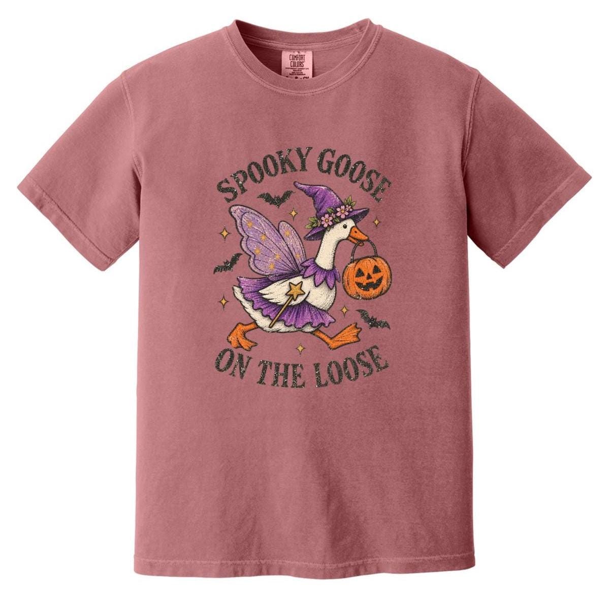 Vintage Halloween Spooky Goose on The Loose Shirt, Comfort Colors Silly Goose Tee, Retro Funny Graphic T-Shirt, Cute Halloween Tee