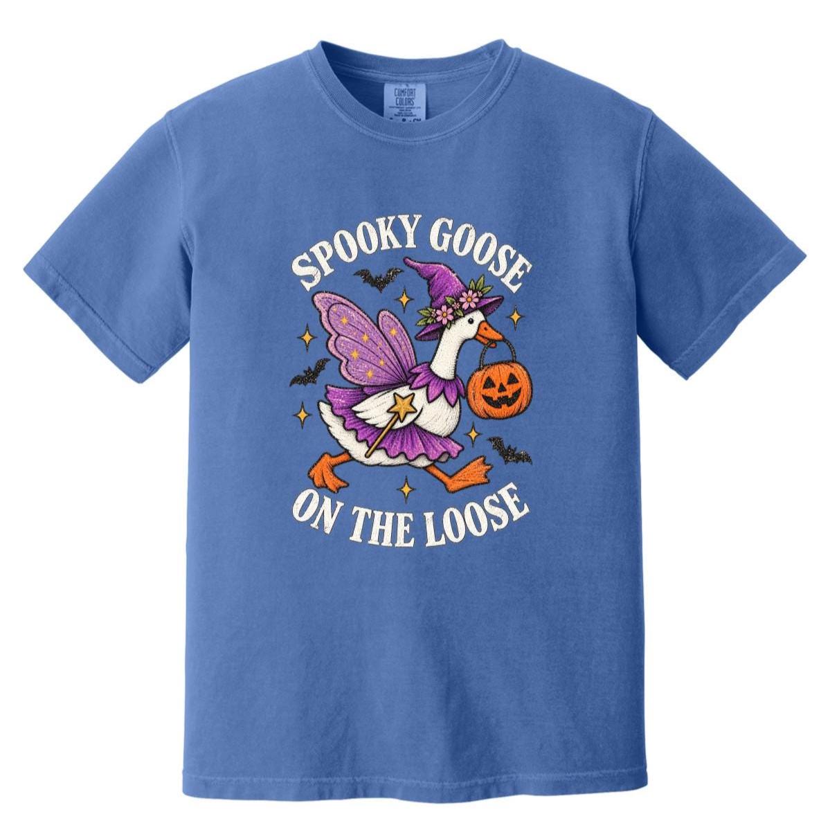 Vintage Halloween Spooky Goose on The Loose Shirt, Comfort Colors Silly Goose Tee, Retro Funny Graphic T-Shirt, Cute Halloween Tee