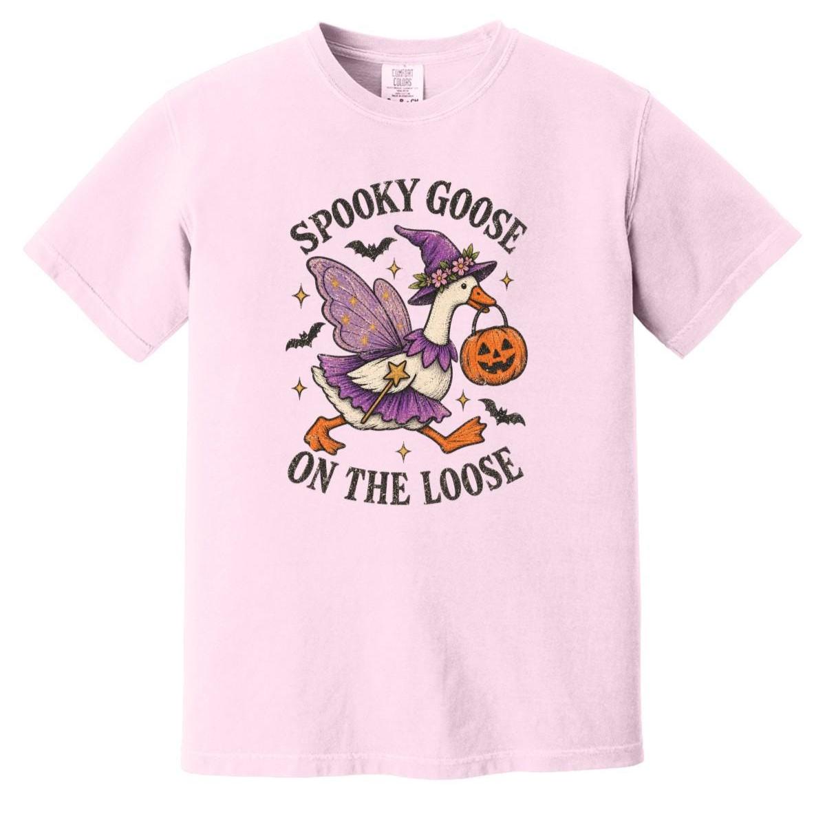 Vintage Halloween Spooky Goose on The Loose Shirt, Comfort Colors Silly Goose Tee, Retro Funny Graphic T-Shirt, Cute Halloween Tee