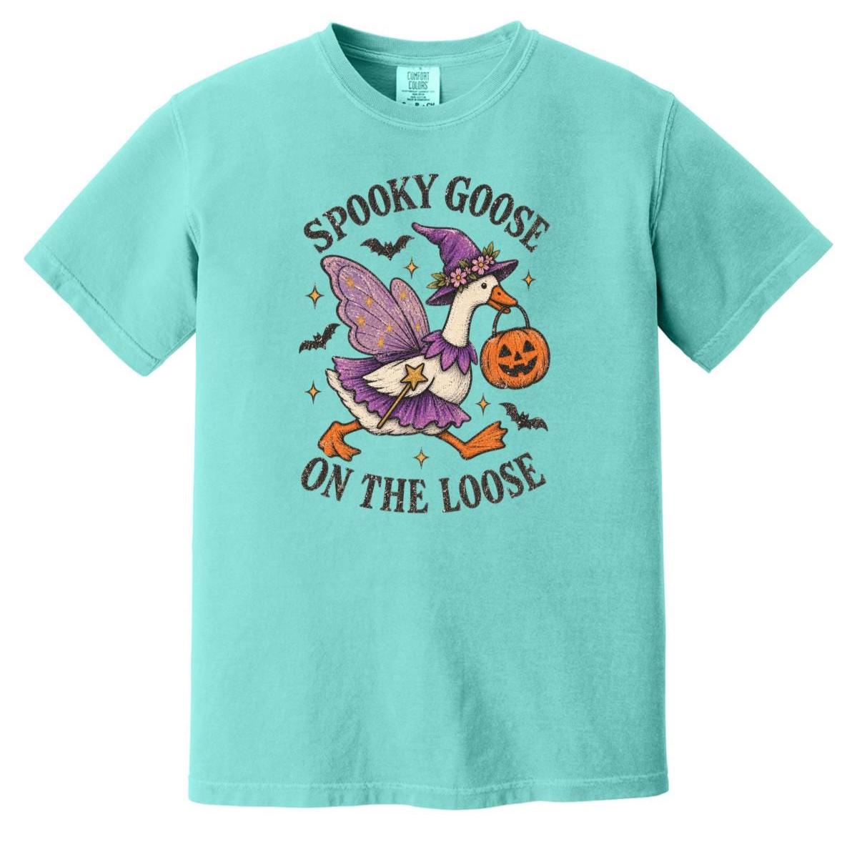 Vintage Halloween Spooky Goose on The Loose Shirt, Comfort Colors Silly Goose Tee, Retro Funny Graphic T-Shirt, Cute Halloween Tee