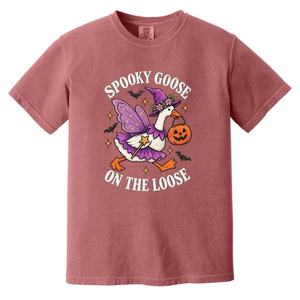 Vintage Halloween Spooky Goose on The Loose Shirt, Comfort Colors Silly Goose Tee, Retro Funny Graphic T-Shirt, Cute Halloween Tee