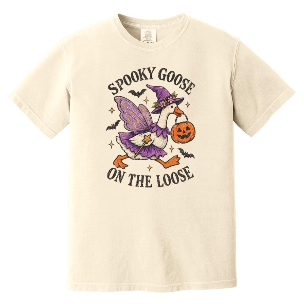 Vintage Halloween Spooky Goose on The Loose Shirt, Comfort Colors Silly Goose Tee, Retro Funny Graphic T-Shirt, Cute Halloween Tee
