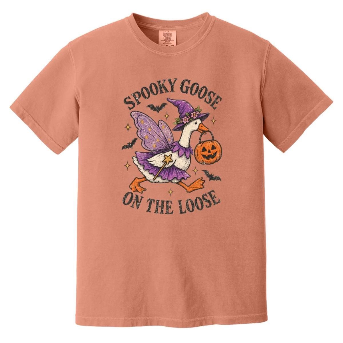 Vintage Halloween Spooky Goose on The Loose Shirt, Comfort Colors Silly Goose Tee, Retro Funny Graphic T-Shirt, Cute Halloween Tee