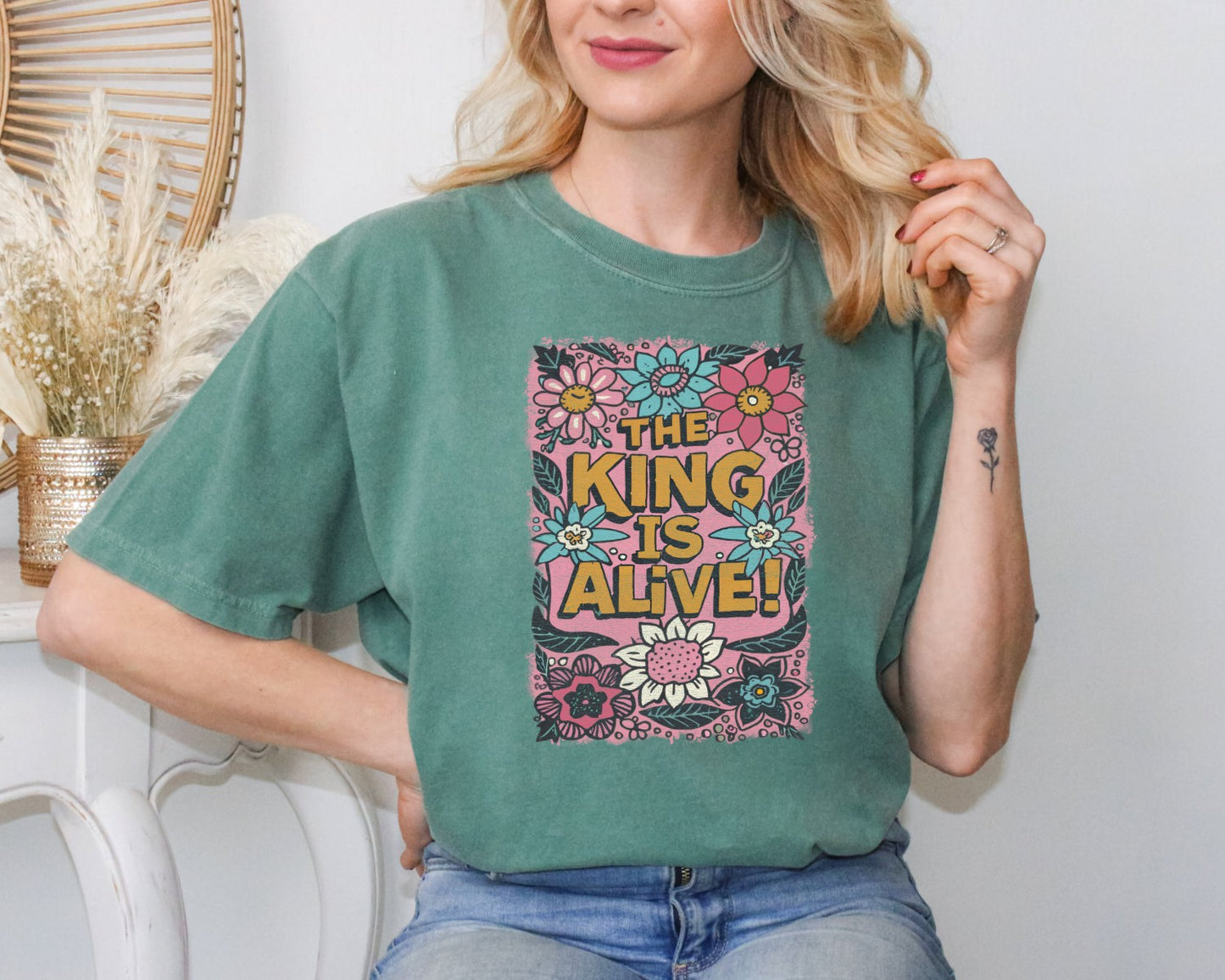 The King is Alive Christian Easter Shirt